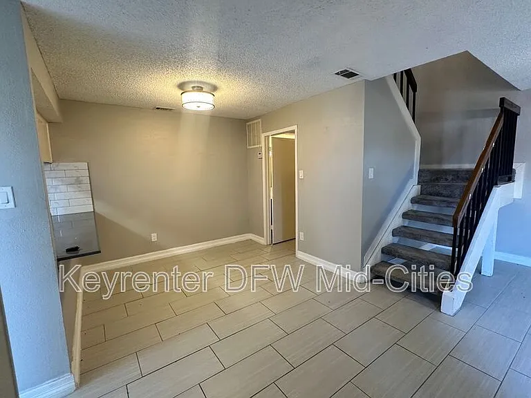 2623 Piedras Dr — Photo 9