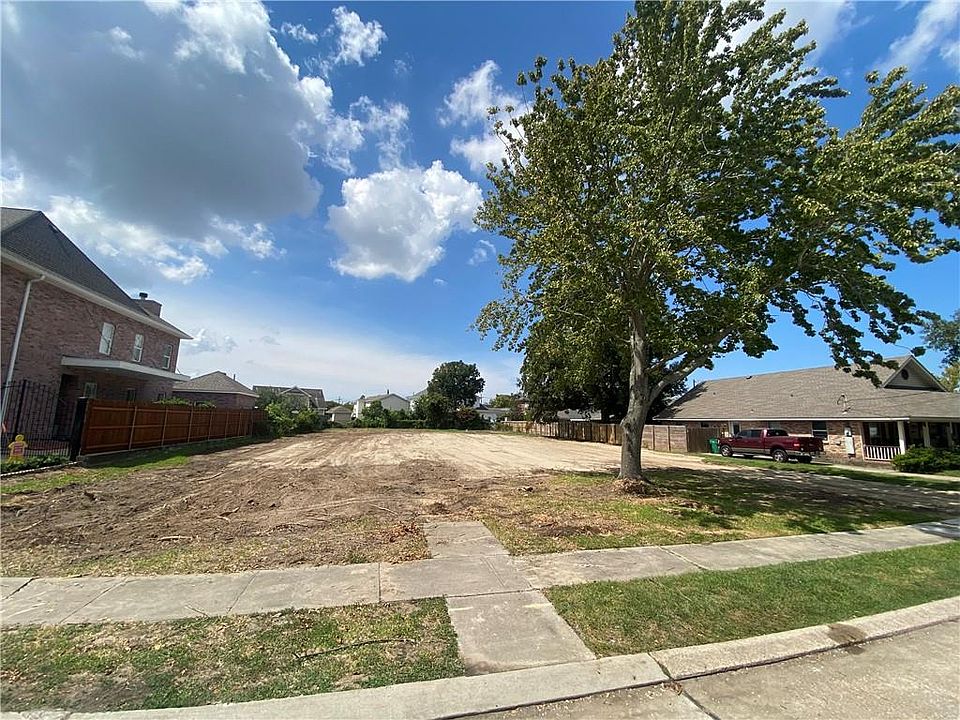 1st image of 712 Atherton Dr