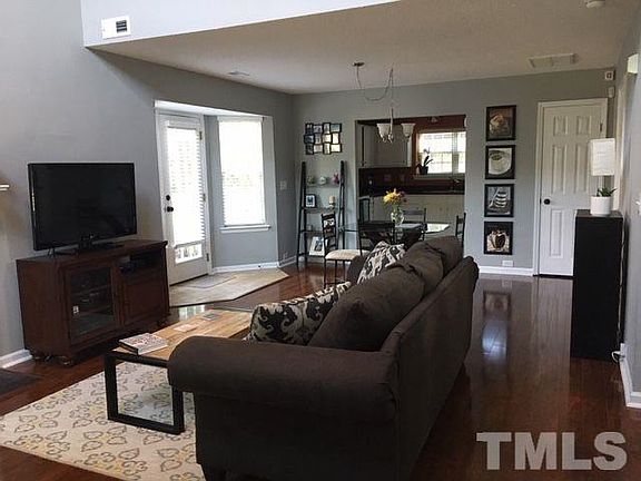 2nd image of 613 Ashford Ln