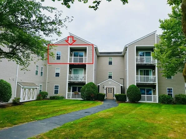 4 Marc Dr APT 4B9, Plymouth, MA 02360