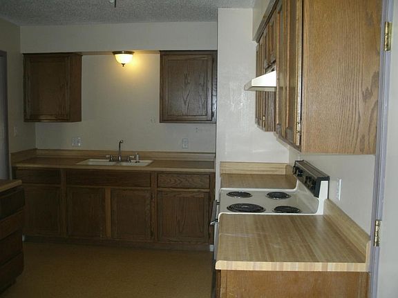 5th image of 818 E 23rd St