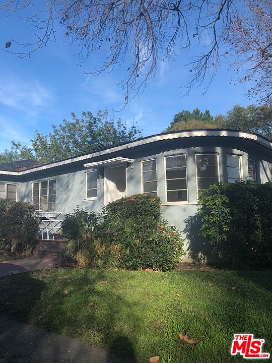 1st image of 10913 Moorpark St