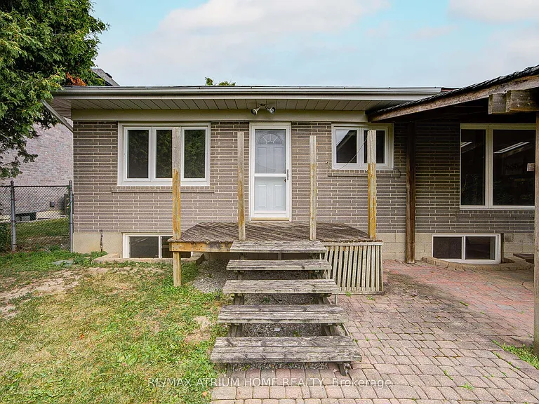 134 Fairglen Ave — Photo 38