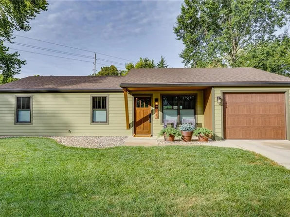 325 Clayton Ct, Lawrence, KS 66044