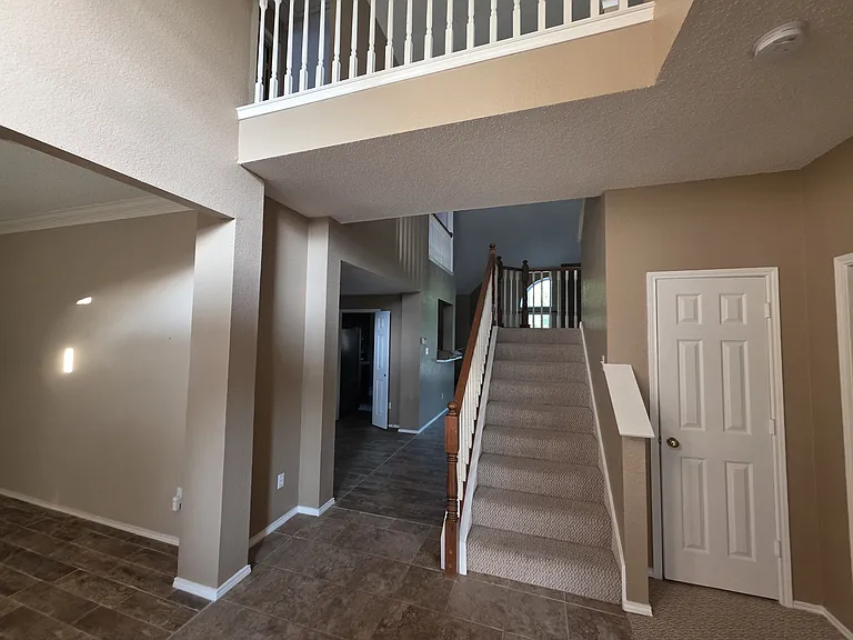 1820 Springmont Dr — Photo 3