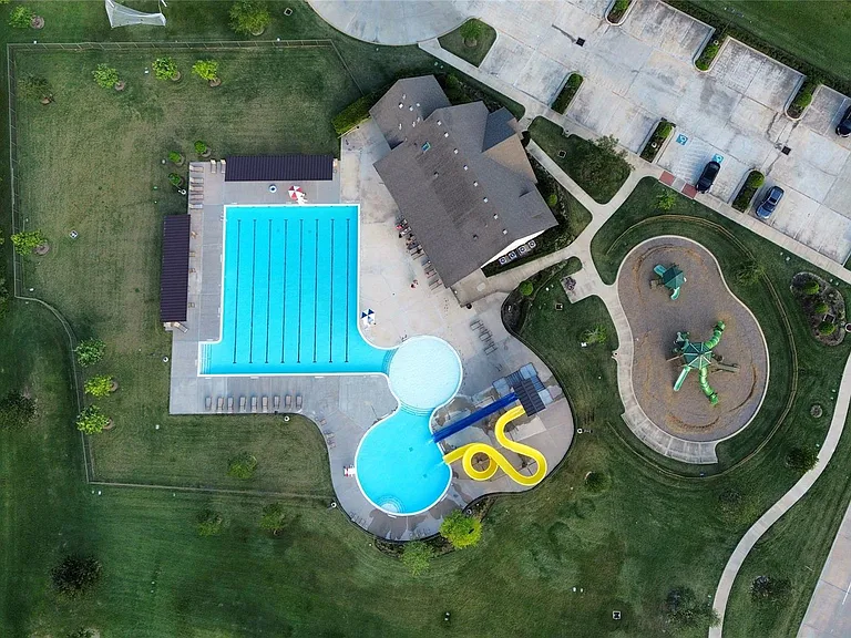 1515 Wells Manor Ln — Photo 26