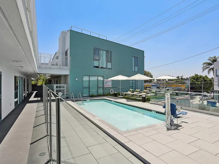 Zoe Lofts — Photo 28