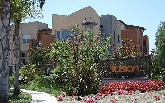 2nd image of 5514 W 149th Pl Unit 7