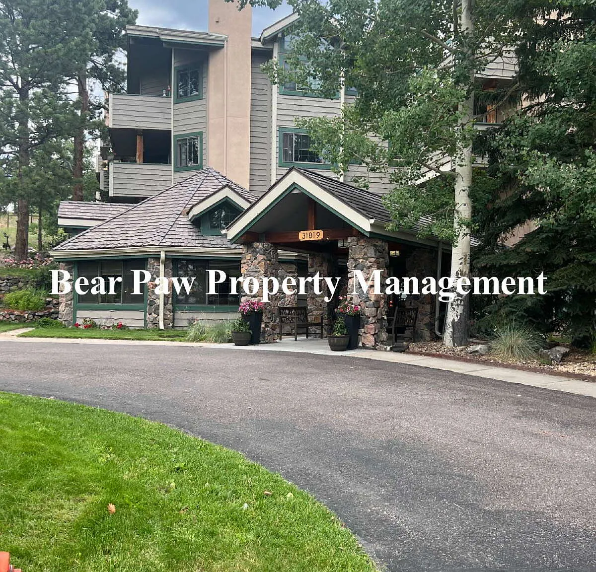 2 bed, 1.0 bath, 836 sqft, $1,900 — Photo 1