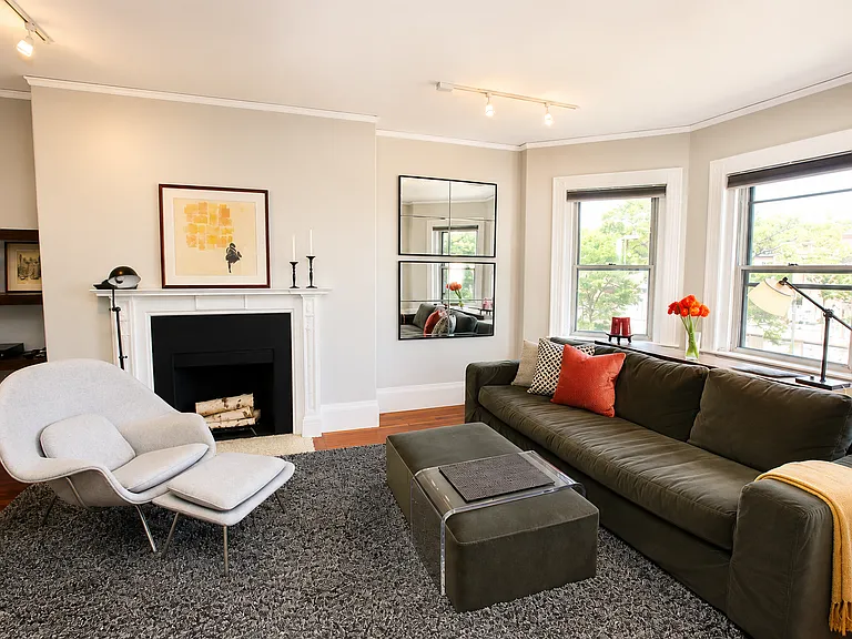919 Beacon St #2 — Photo 1