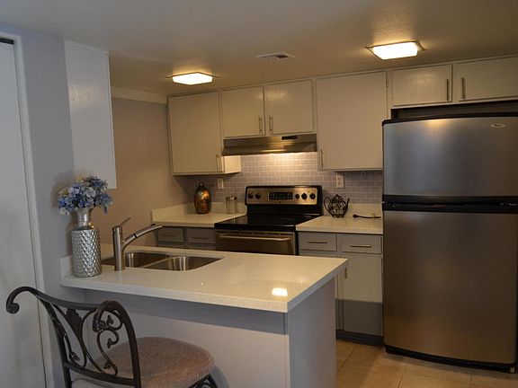 2nd image of 1730 W Emelita Ave APT 1022