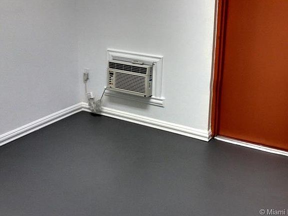 3rd image of 422 NW 10th Ave #422