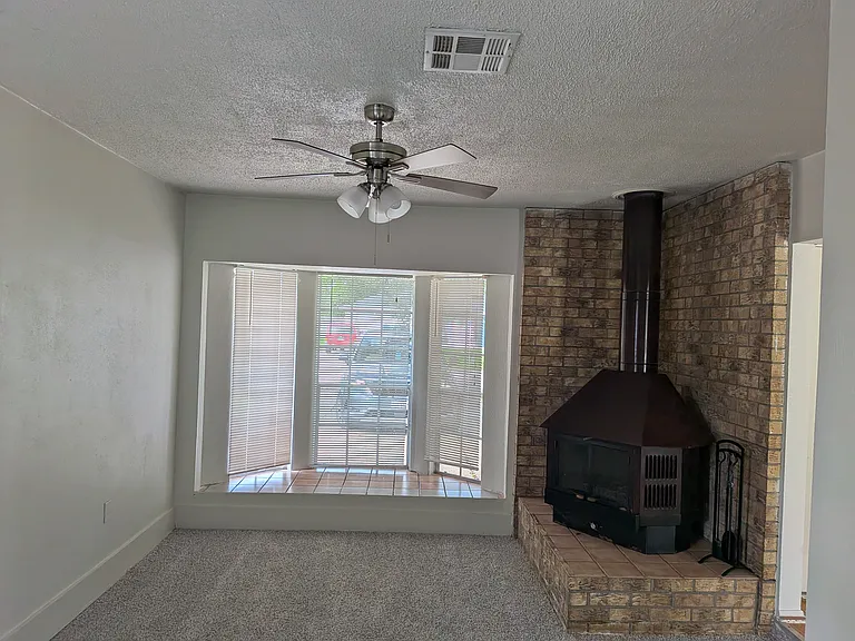 210 Brigadoon Ln — Photo 9