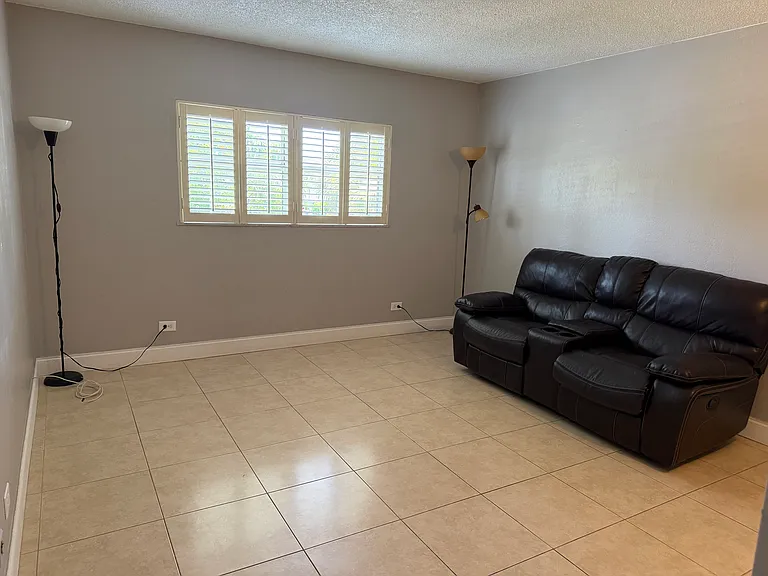 800 NE 195th St #211 — Photo 7