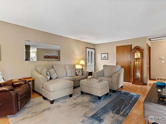 2nd image of 1001 Hemlock Dr