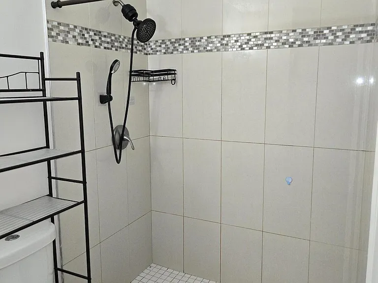 1141 Lake Victoria Dr #H — Photo 15