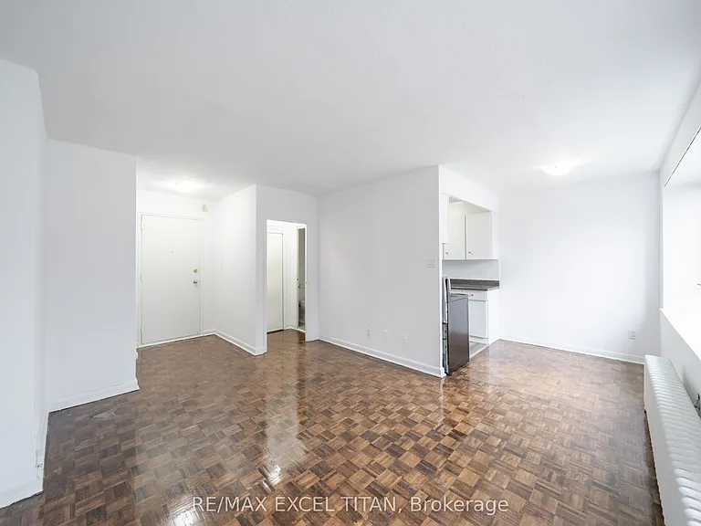 2895 Bathurst St #108 — Photo 3