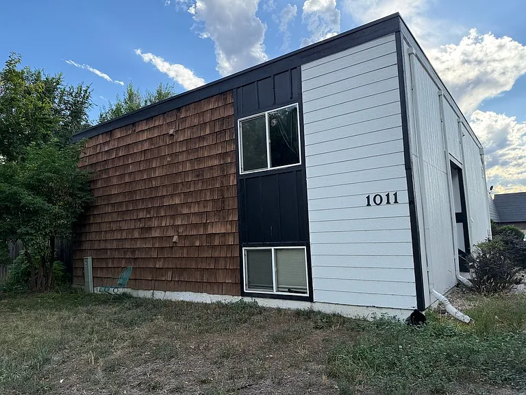 1011 Hover St #C — Photo 9