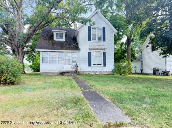 328 N Main St, Olivet, MI 49076
