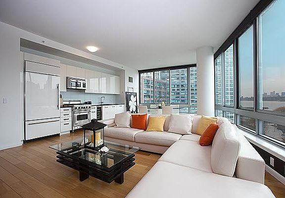 3rd image of 4630 Center Blvd APT 1505