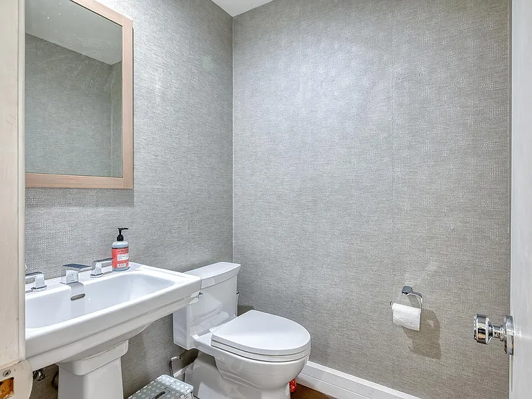1342 Stanford St #7 — Photo 6