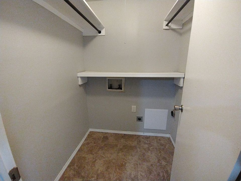 Walk in closet