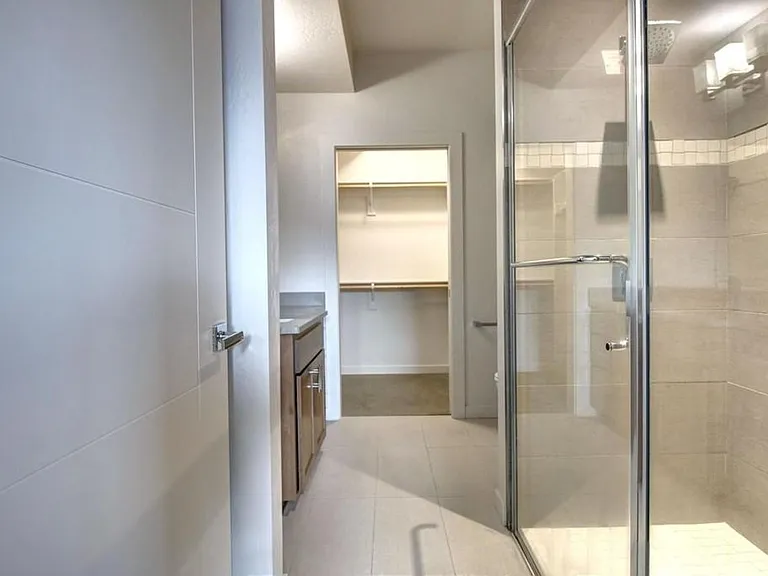 584 Fair Oaks Ave — Photo 6
