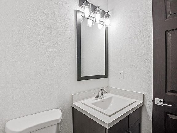 4th image of 313 Creekside Ct #313