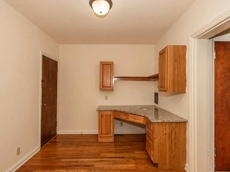 1br Near Uc, Daap & Hospitals | Prime Riddle Road Location — Photo 40