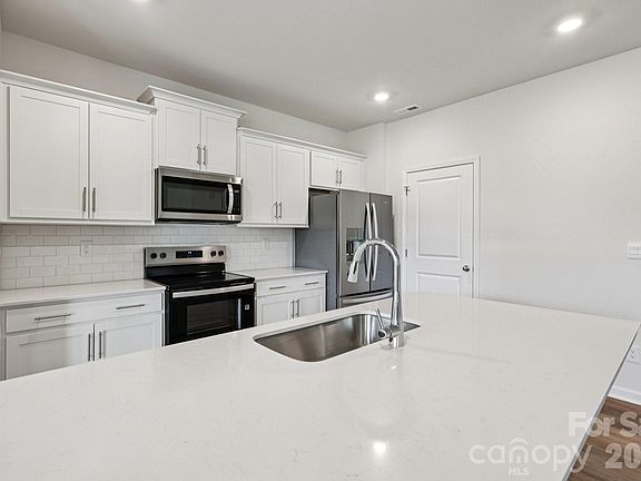 4th image of 84 Cora View Trl