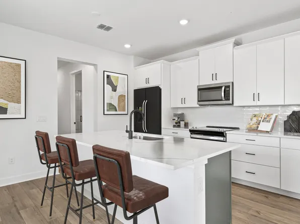 2013 Wild Heron Ct, Valrico, FL 33596