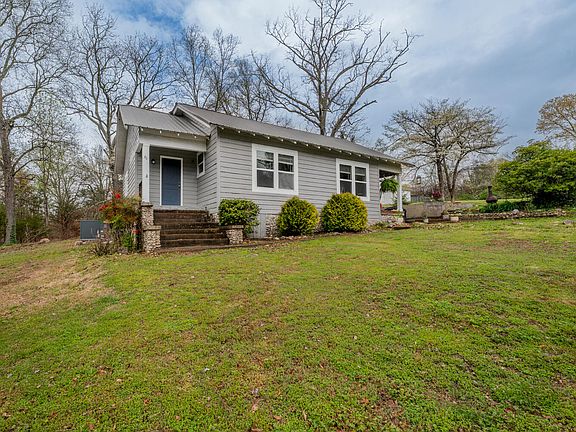 3rd image of 61 Westbrook Dr
