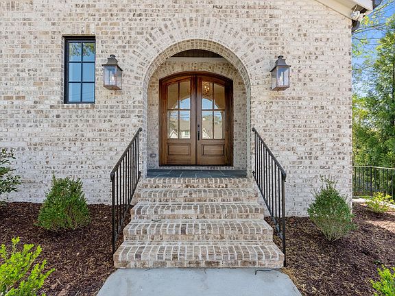 3rd image of 201 Rockwood Dr