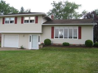 6002 Baer Rd, Sanborn, NY 14132