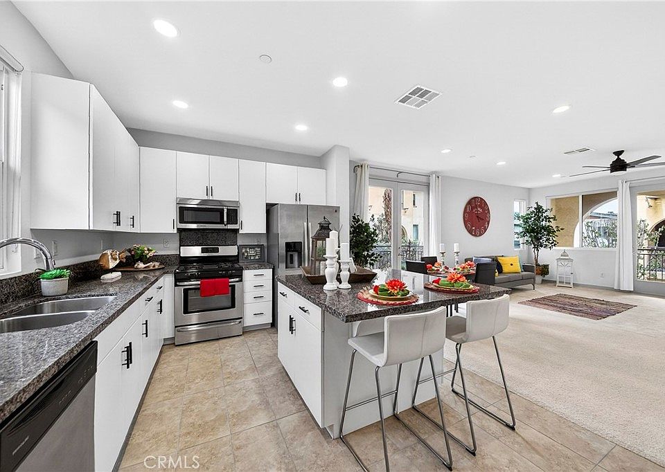 1st image of 809 S Anaheim Blvd Unit 106
