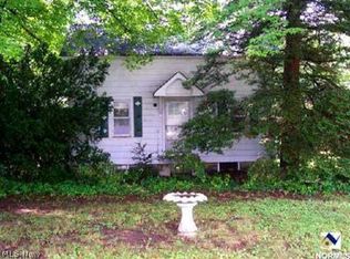 2376 Townline Rd, Madison, OH 44057