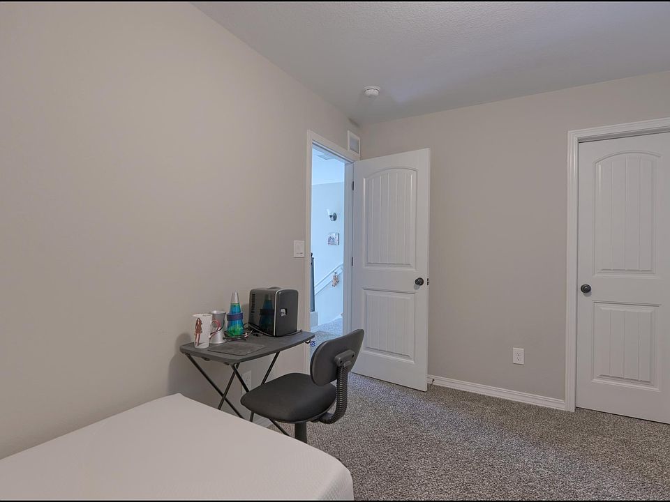 1st image of 12452 Chamberlain Dr