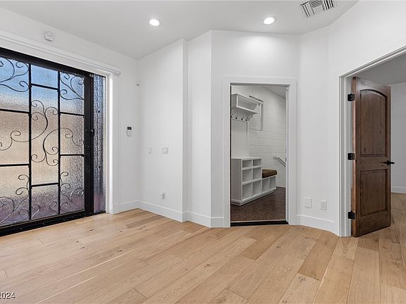 4th image of 1317 Red Baron Ln