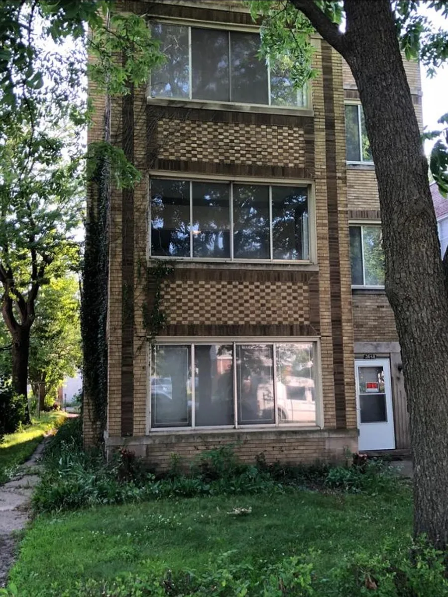 Building Photo - 3648 Washington St #2