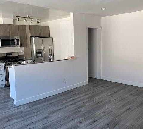 5th image of 720 N Market St APT 3