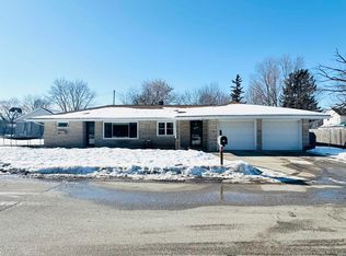 104 Maine St, Walkerton, IN 46574