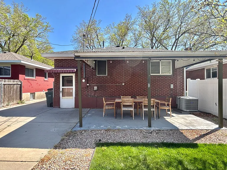 631 E Downington Ave — Photo 34