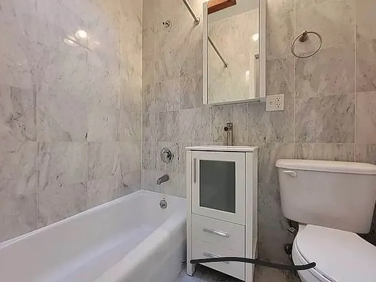 49 Park Ave #4T — Photo 7