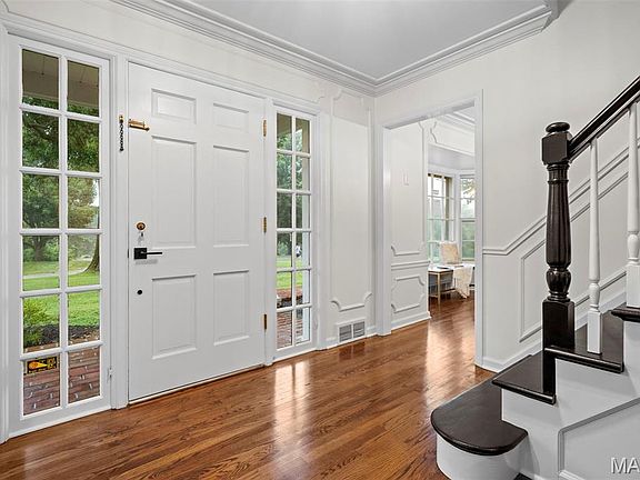 2nd image of 51 Brook Mill Ln