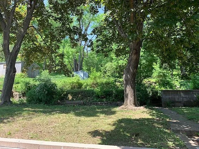 818 Hawthorn St — Photo 10