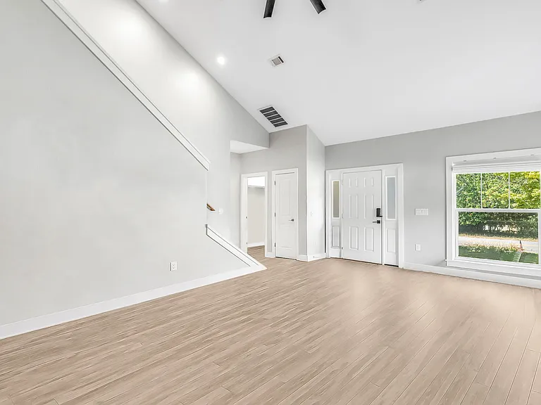 808 Willow St — Photo 16