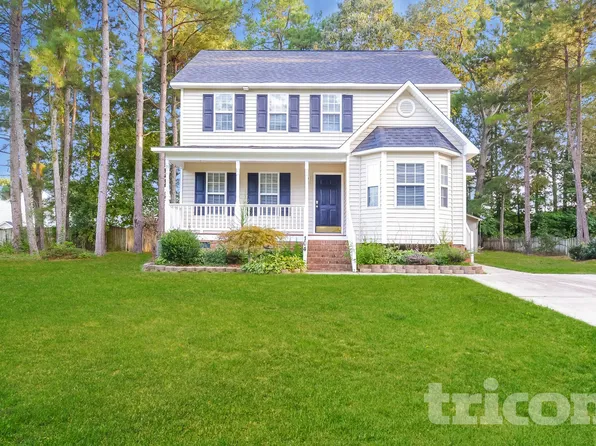 104 Roundtree Ct, Clayton, NC 27520