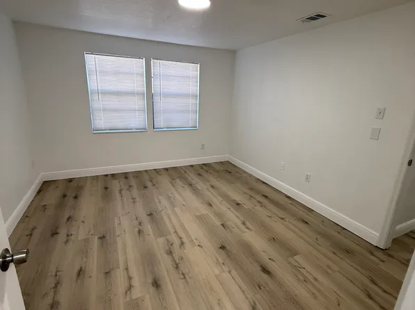 133 Sabal Ct Unit B, Oldsmar, FL 34677