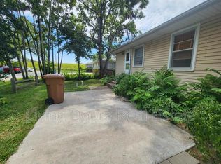 3027 C St, Lincoln, NE 68510