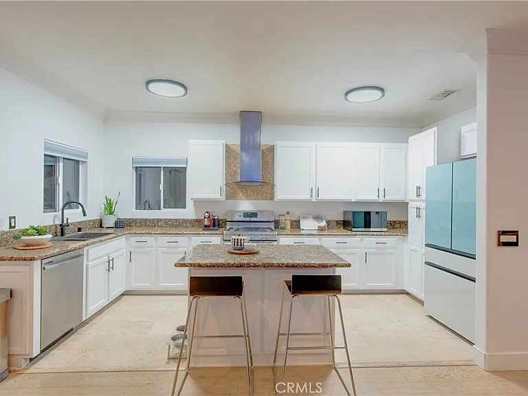 7330 De Soto Ave — Photo 15